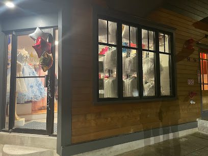 The Ultimate Prom and Bridal en {ciudadlocalidad}