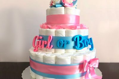 Pastel de pañales para revelación de género