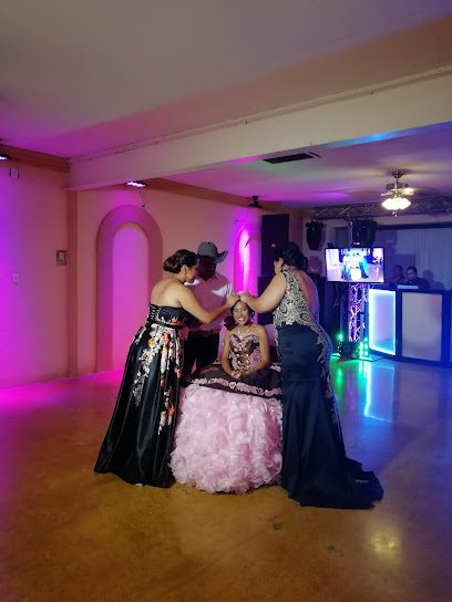 Los Arcos Salón De Fiestas en Dallas, Tx