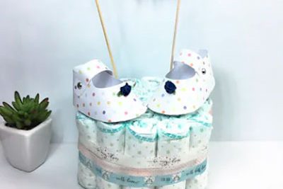 Cómo hacer un pastel de pañales de un piso pequeño