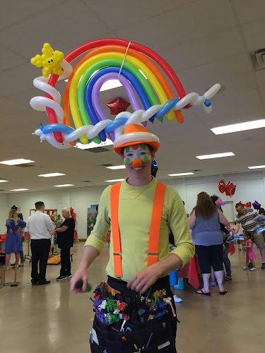 Simply Smiles: Balloon Animals, Face Painting, Airbrush Tattoos, And Daniel the Half Clown en Denver, Co